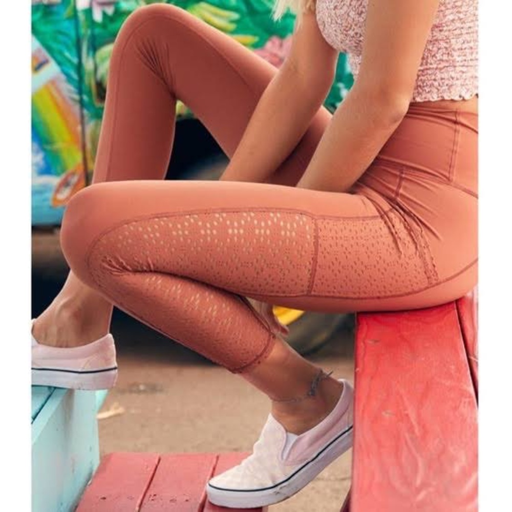 Aerie Rust Orange Laser Cut Pocket Leggings Size M